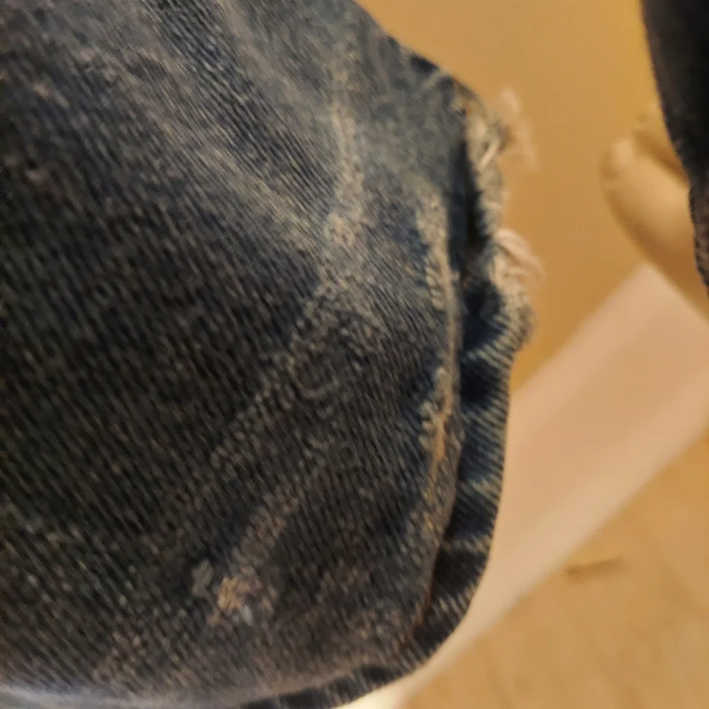 GAP Women's Flare Jeans in Classic Blue - Picture 5 of 7